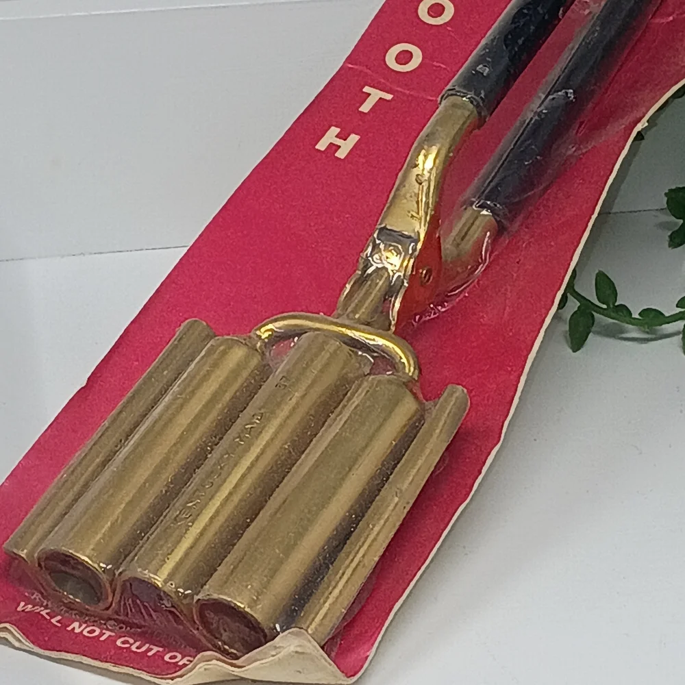 Gold Triple Barrel Hair Waver - Women Hair Tool - Picture 4 of 8